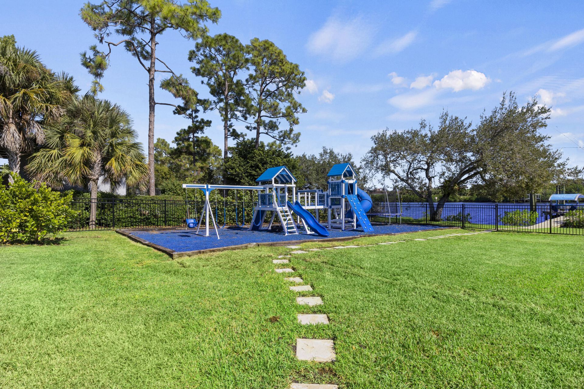 2821 SE North Lookout Boulevard, Port Saint Lucie, FL 34984 Photo