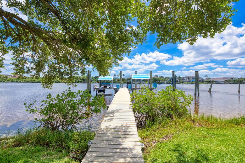2821 SE North Lookout Boulevard, Port Saint Lucie, FL 34984 Photo