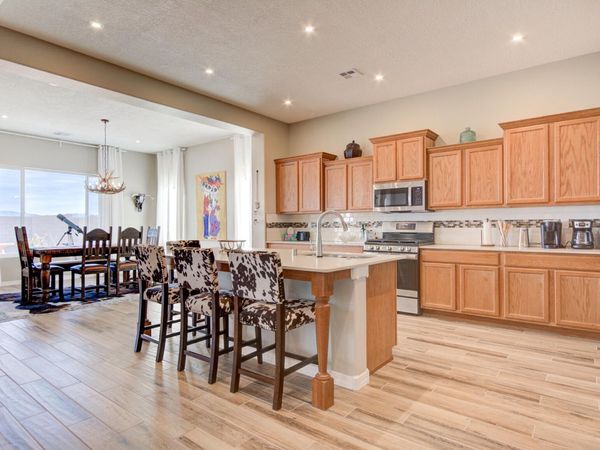 460 Rio Chama Circle SW, Los Lunas, NM 87031