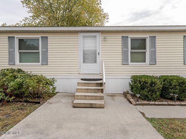 535 W Gypsy Lane Road, Bowling Green, OH 43402