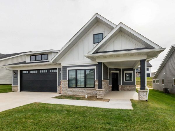 4501 Ewing Drive, Dubuque, IA 52002