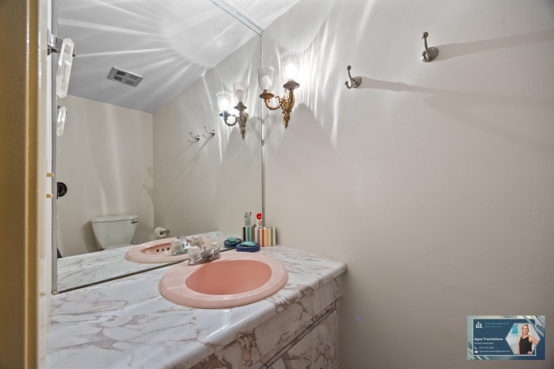 300 Diplomat Parkway, Unit 607, Hallandale Beach, FL 33009 Photo