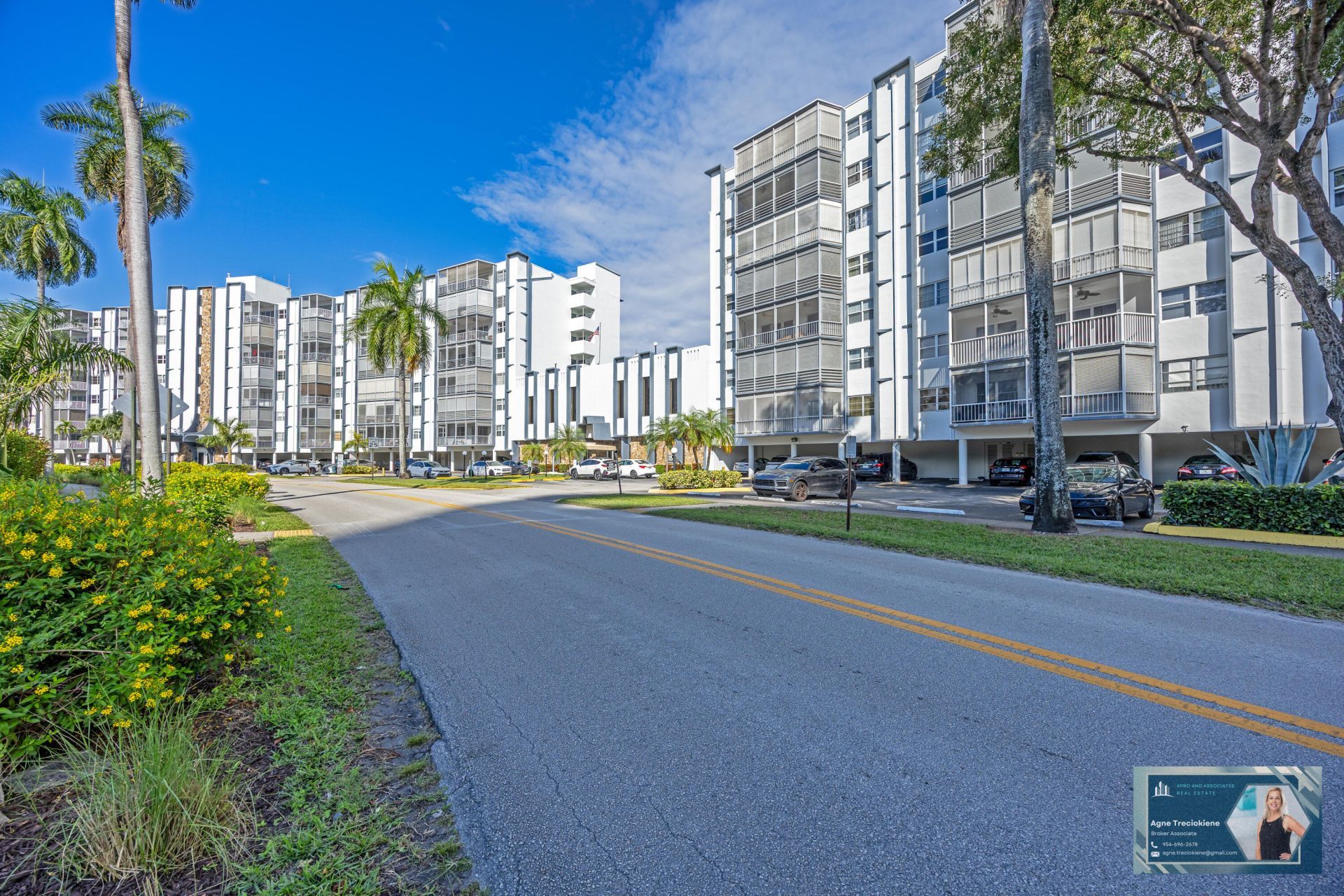 300 Diplomat Parkway, Unit 607, Hallandale Beach, FL 33009 Photo