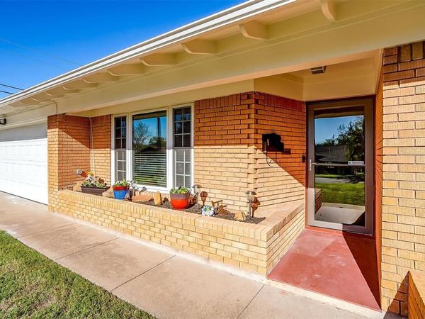 5805 Circular Drive, North Richland Hills, TX 76117