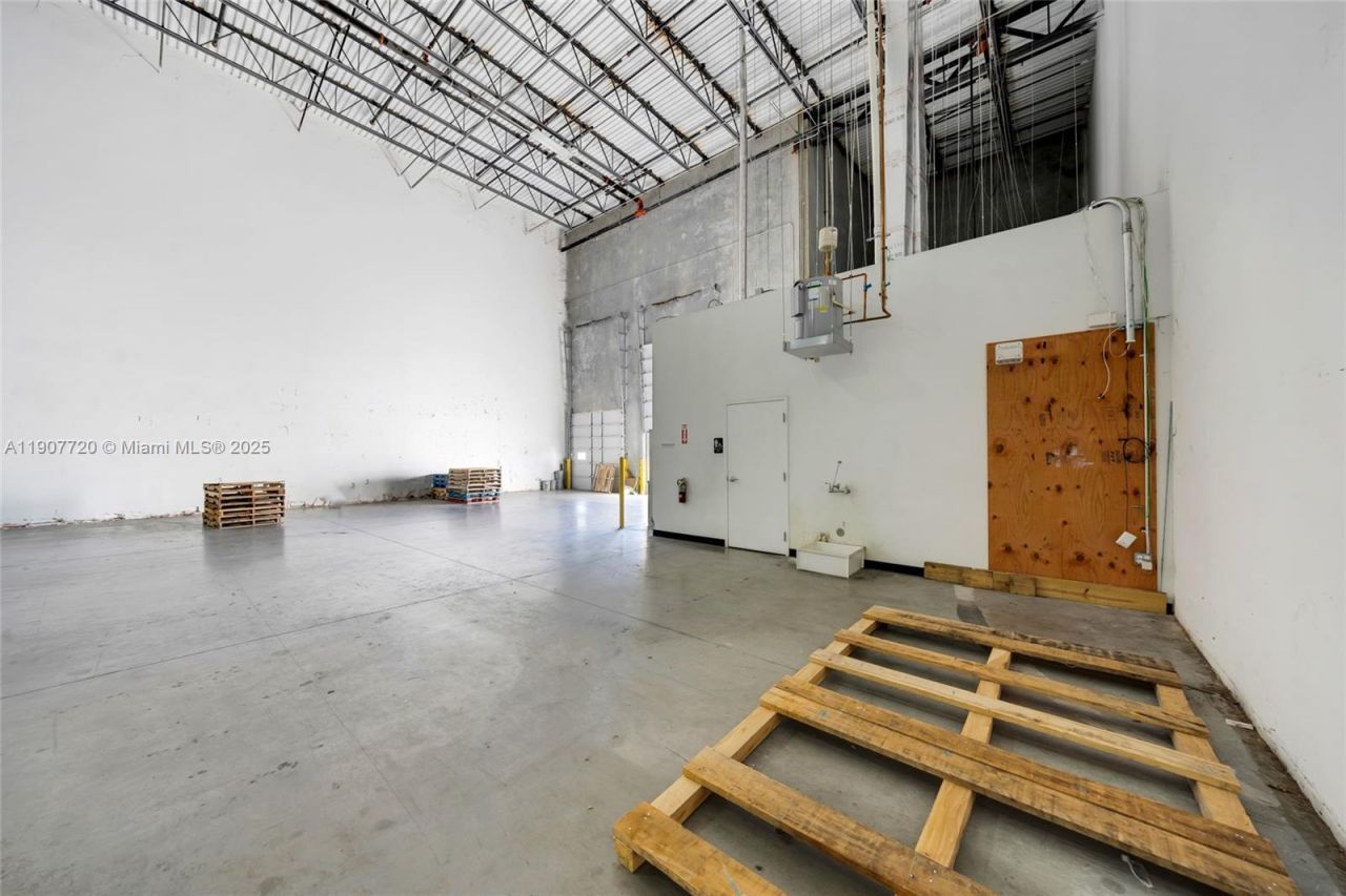 14001 NW 112th Ave, Unit 4, Hialeah Gardens, FL 33018 Photo