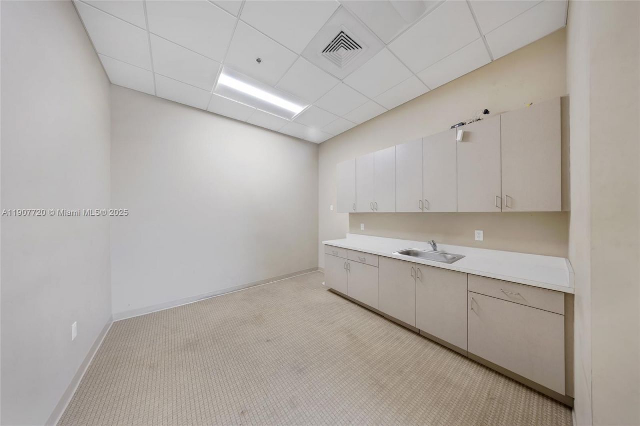 14001 NW 112th Ave, Unit 4, Hialeah Gardens, FL 33018 Photo