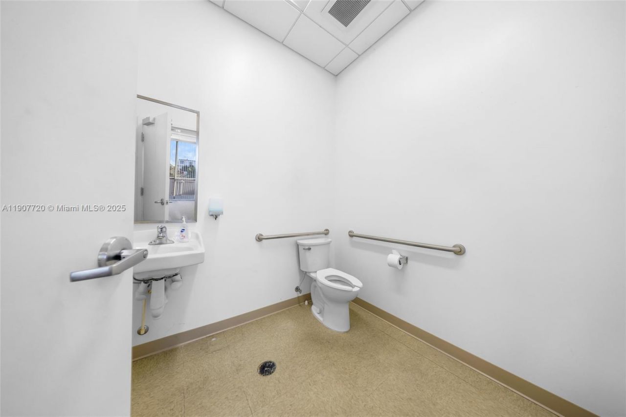 14001 NW 112th Ave, Unit 4, Hialeah Gardens, FL 33018 Photo