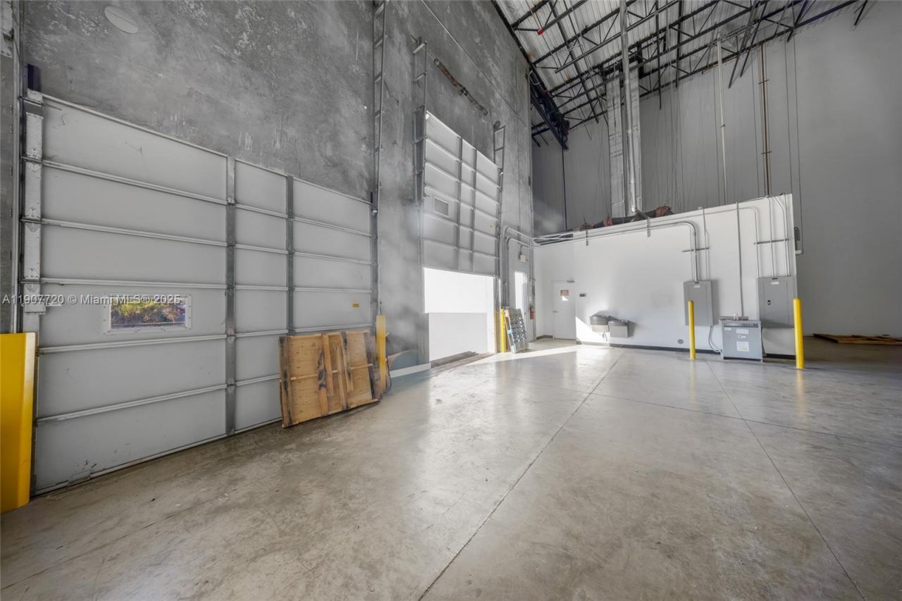 14001 NW 112th Ave, Unit 4, Hialeah Gardens, FL 33018 Photo