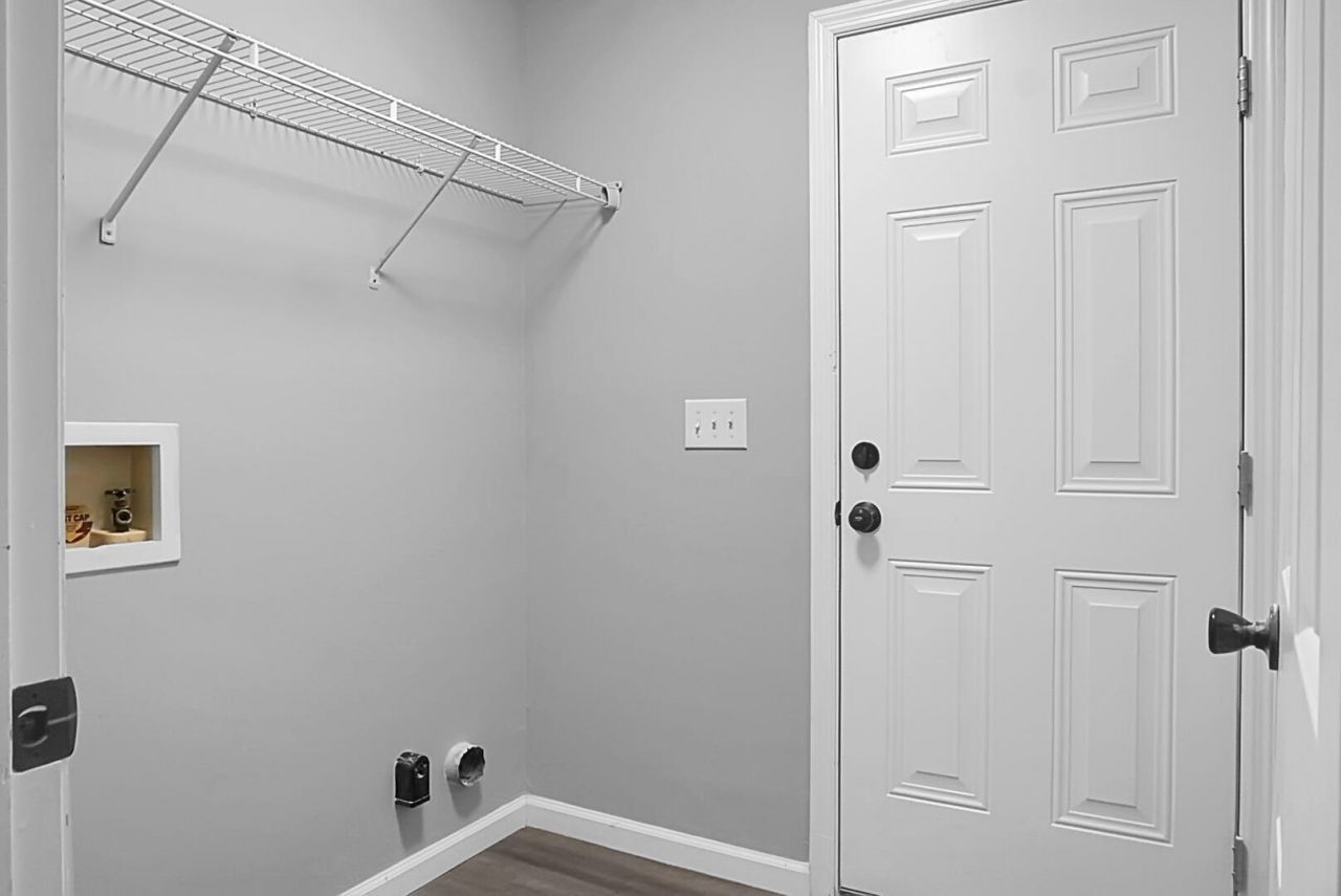 401 Terrier Road Photo 14