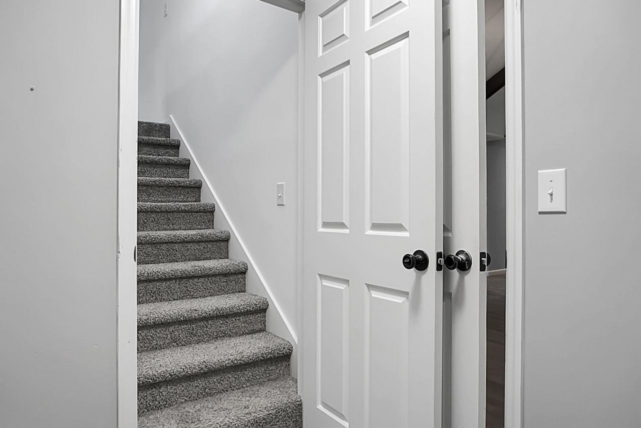 401 Terrier Road Photo 16