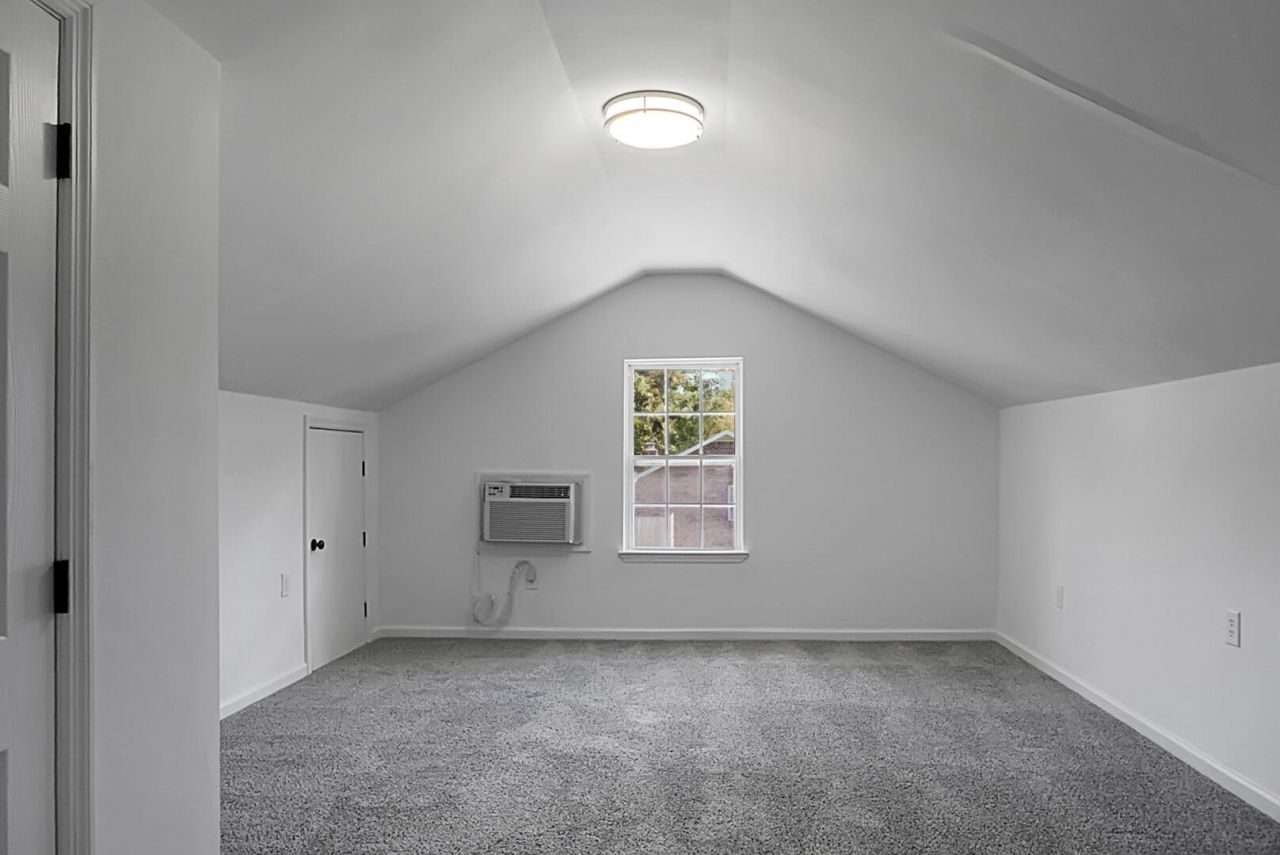 401 Terrier Road Photo 19