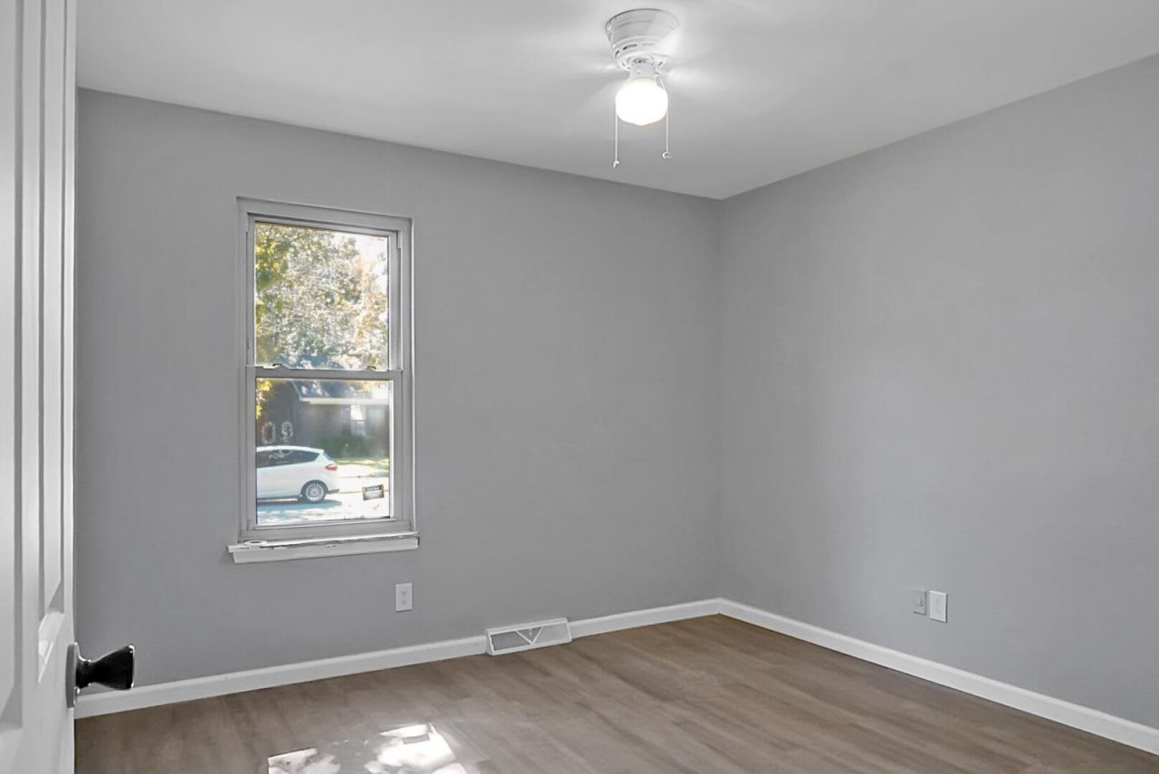 401 Terrier Road Photo 33