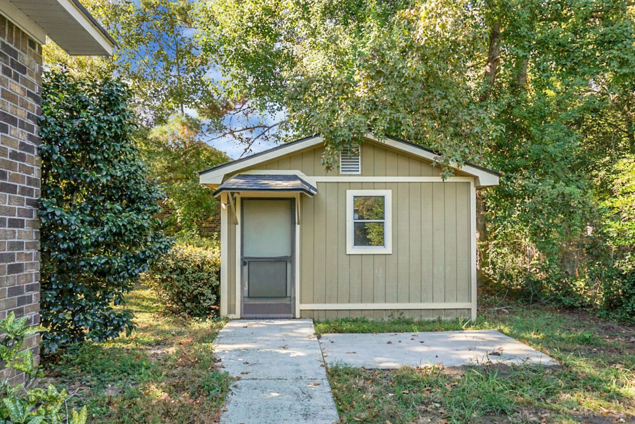 401 Terrier Road Photo 43