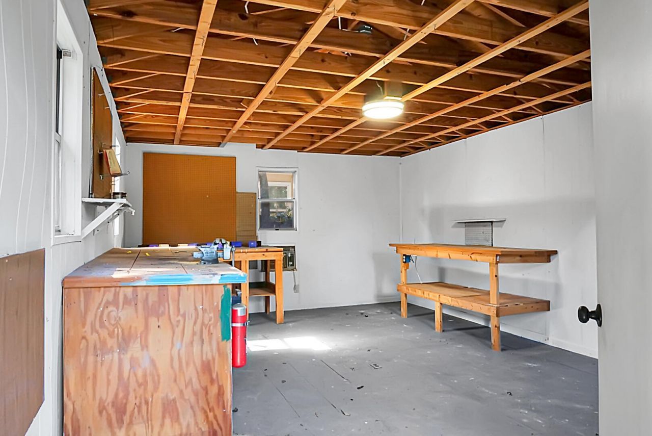 401 Terrier Road Photo 45