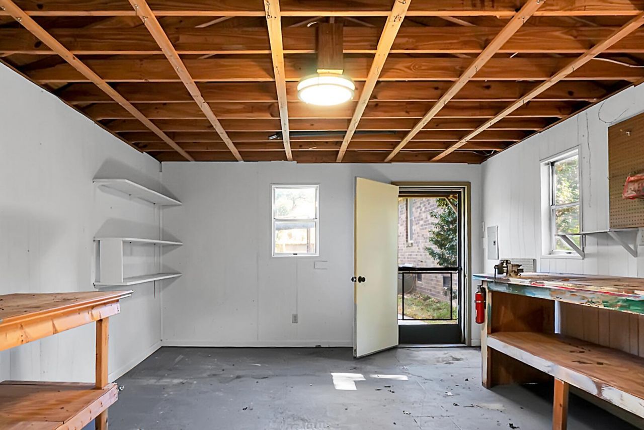 401 Terrier Road Photo 46