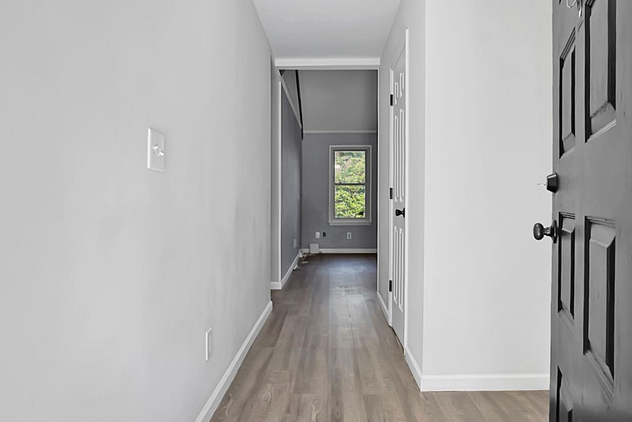 401 Terrier Road Photo 6