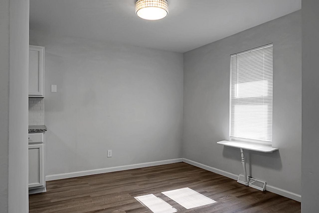 401 Terrier Road Photo 9