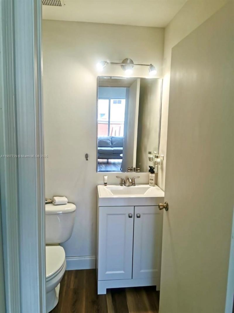 6201 NW 114th Pl, Unit 245, Doral, FL 33178 Photo