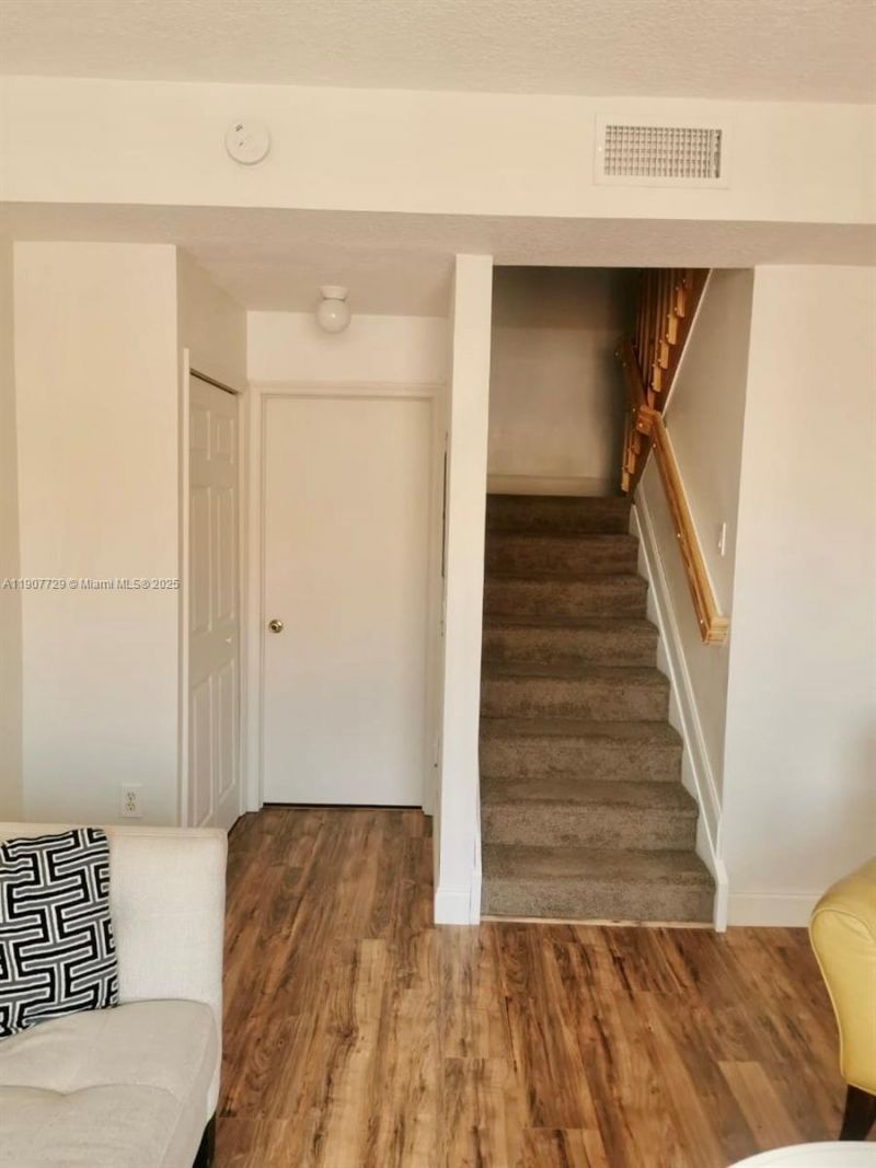 6201 NW 114th Pl, Unit 245, Doral, FL 33178 Photo