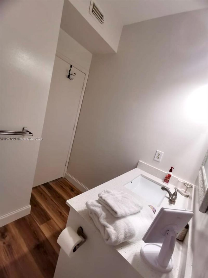 6201 NW 114th Pl, Unit 245, Doral, FL 33178 Photo