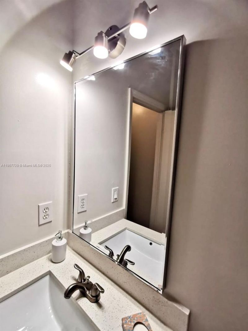 6201 NW 114th Pl, Unit 245, Doral, FL 33178 Photo