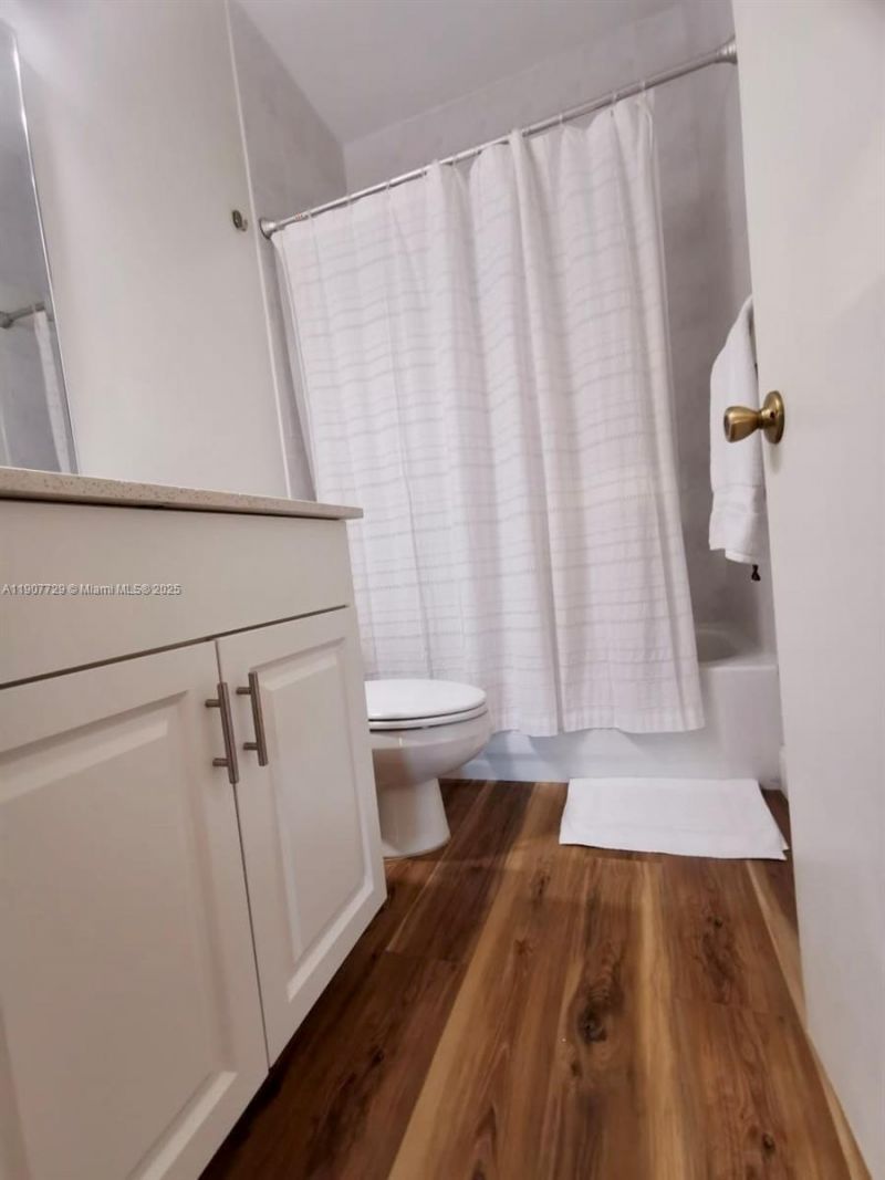 6201 NW 114th Pl, Unit 245, Doral, FL 33178 Photo