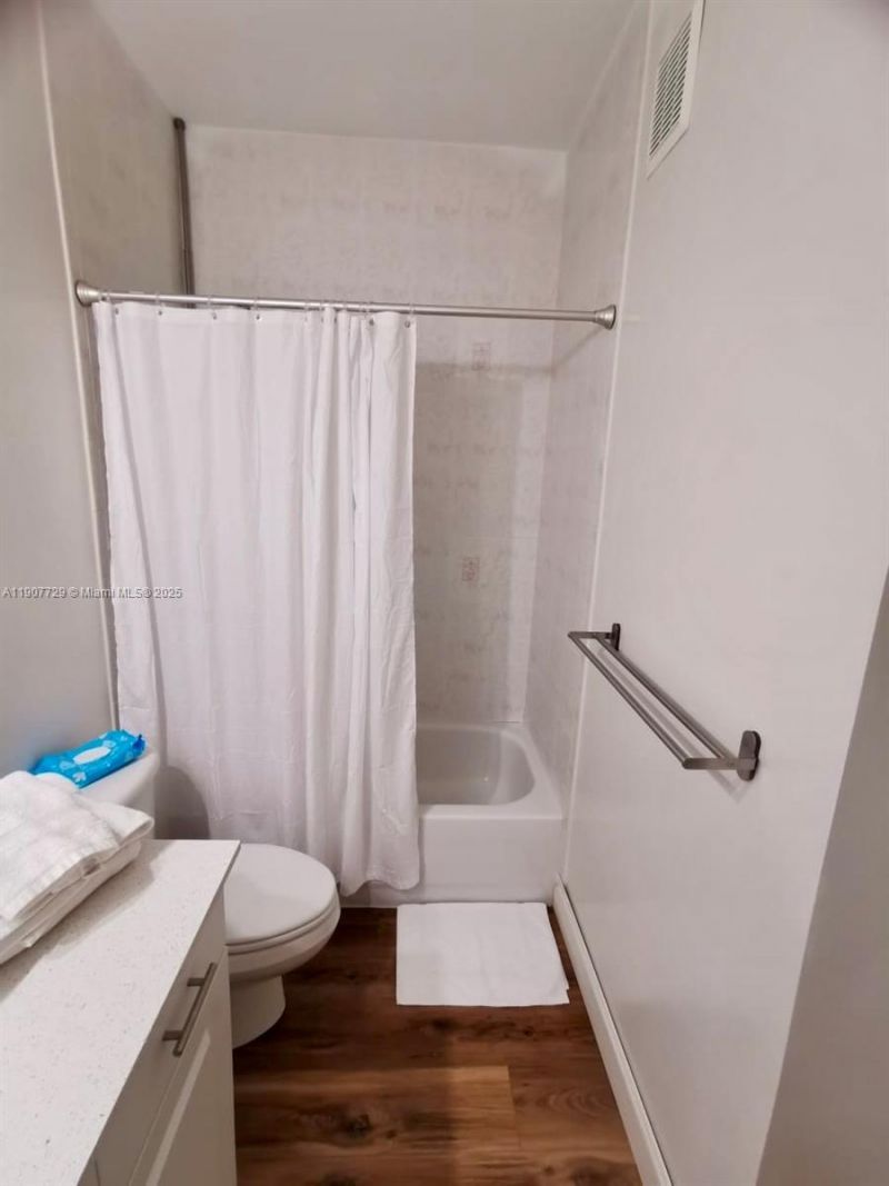 6201 NW 114th Pl, Unit 245, Doral, FL 33178 Photo