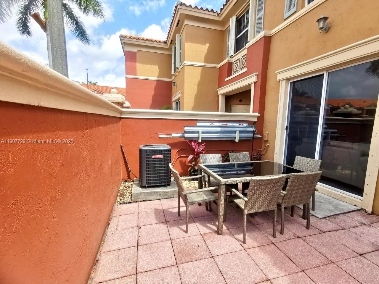 6201 NW 114th Pl, Unit 245, Doral, FL 33178 Photo