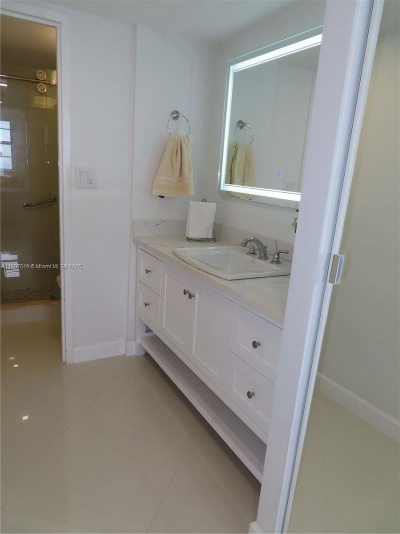 5701 Collins Ave, Unit 304, Miami Beach, FL 33140 Photo