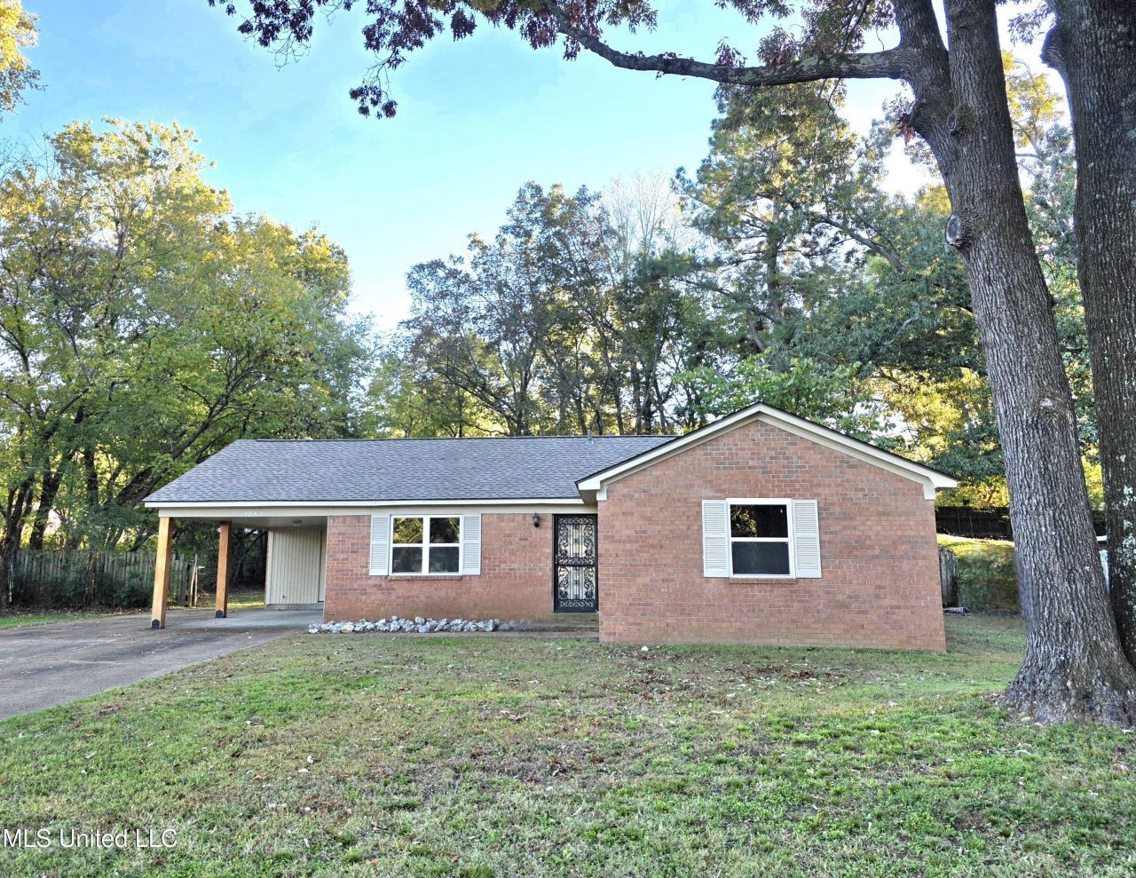 5843 Ashford Drive, Horn Lake, MS 38637 Main Photo
