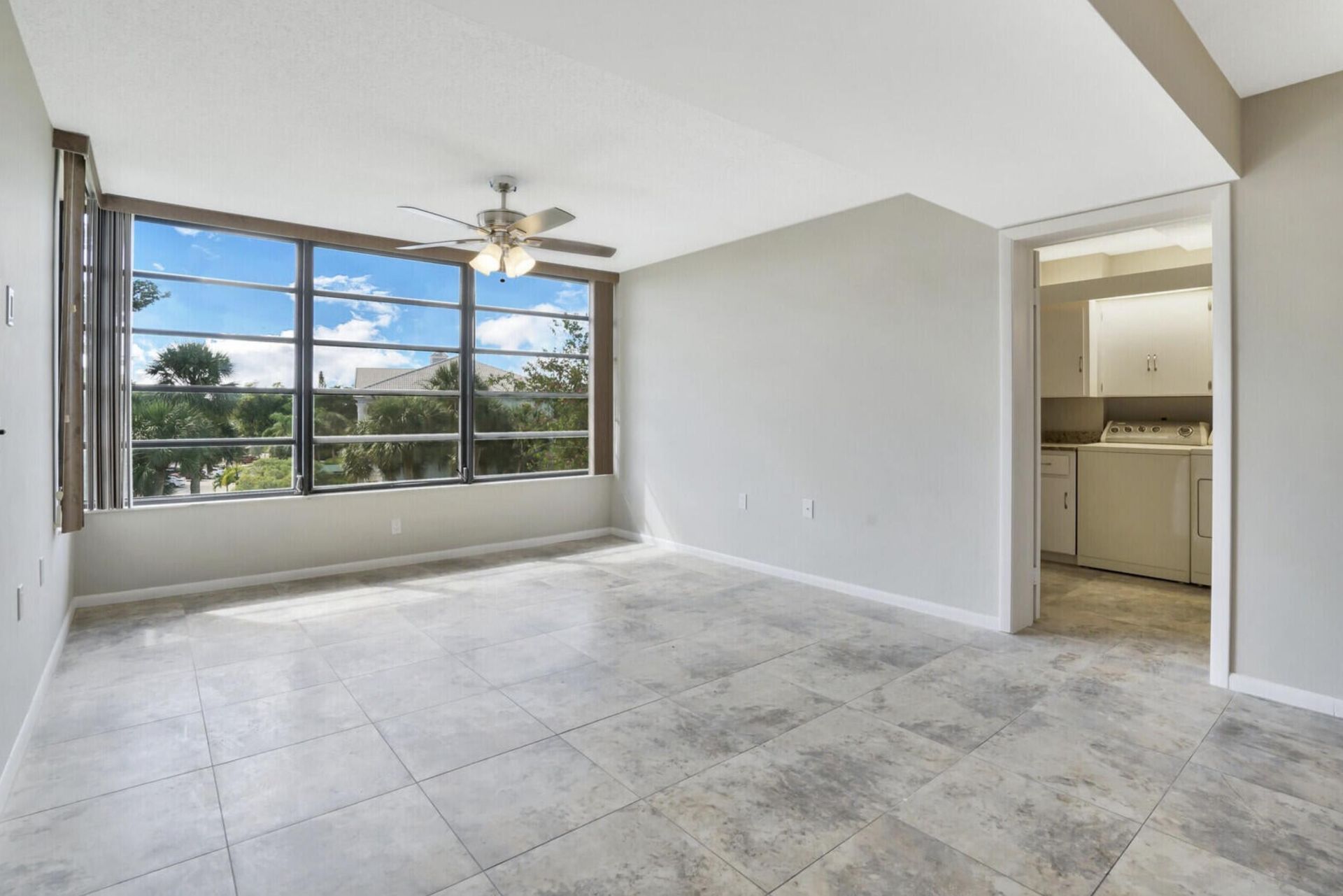3636 Whitehall Drive, Unit 401, West Palm Beach, FL 33401 Photo