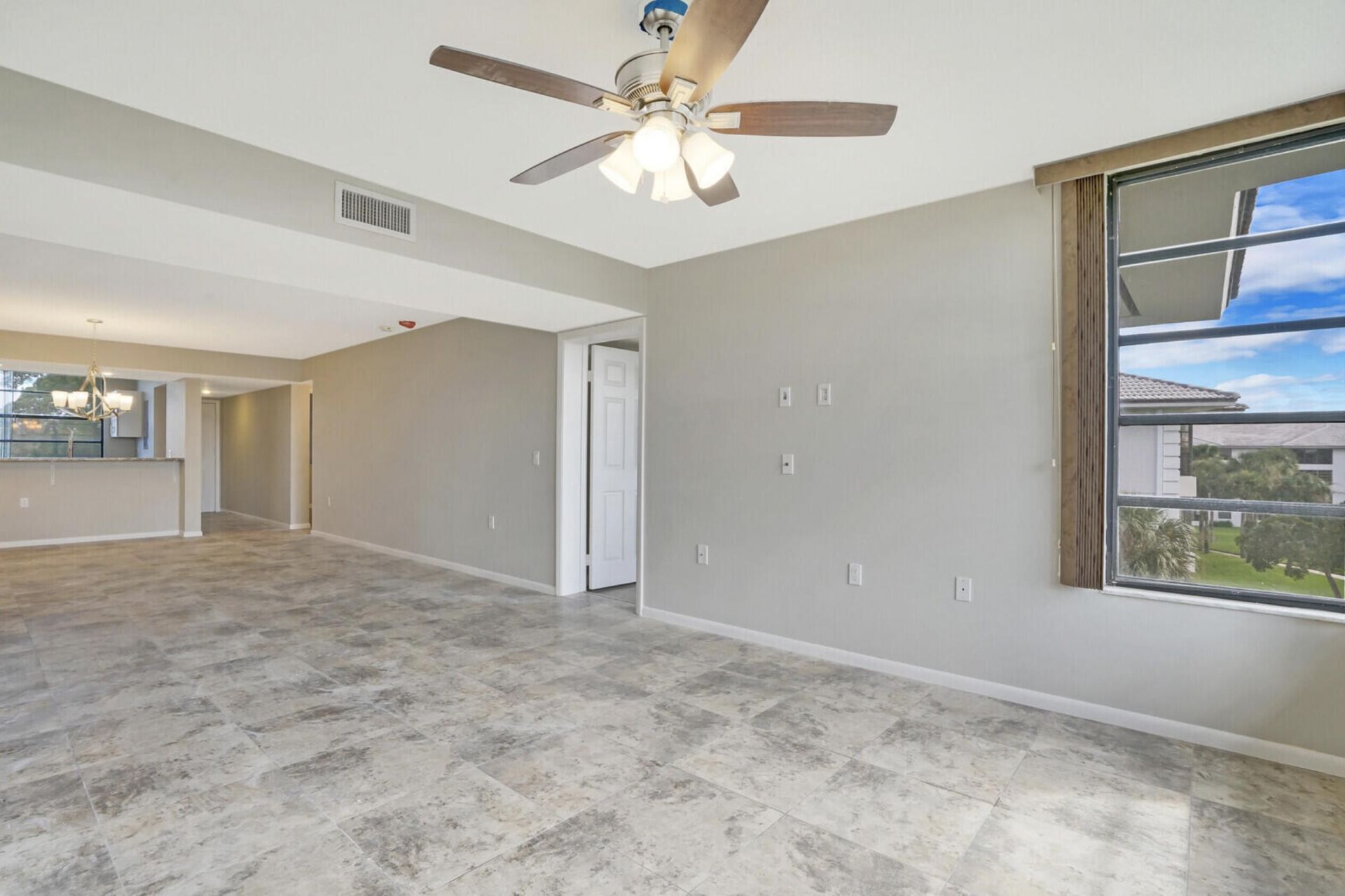 3636 Whitehall Drive, Unit 401, West Palm Beach, FL 33401 Photo