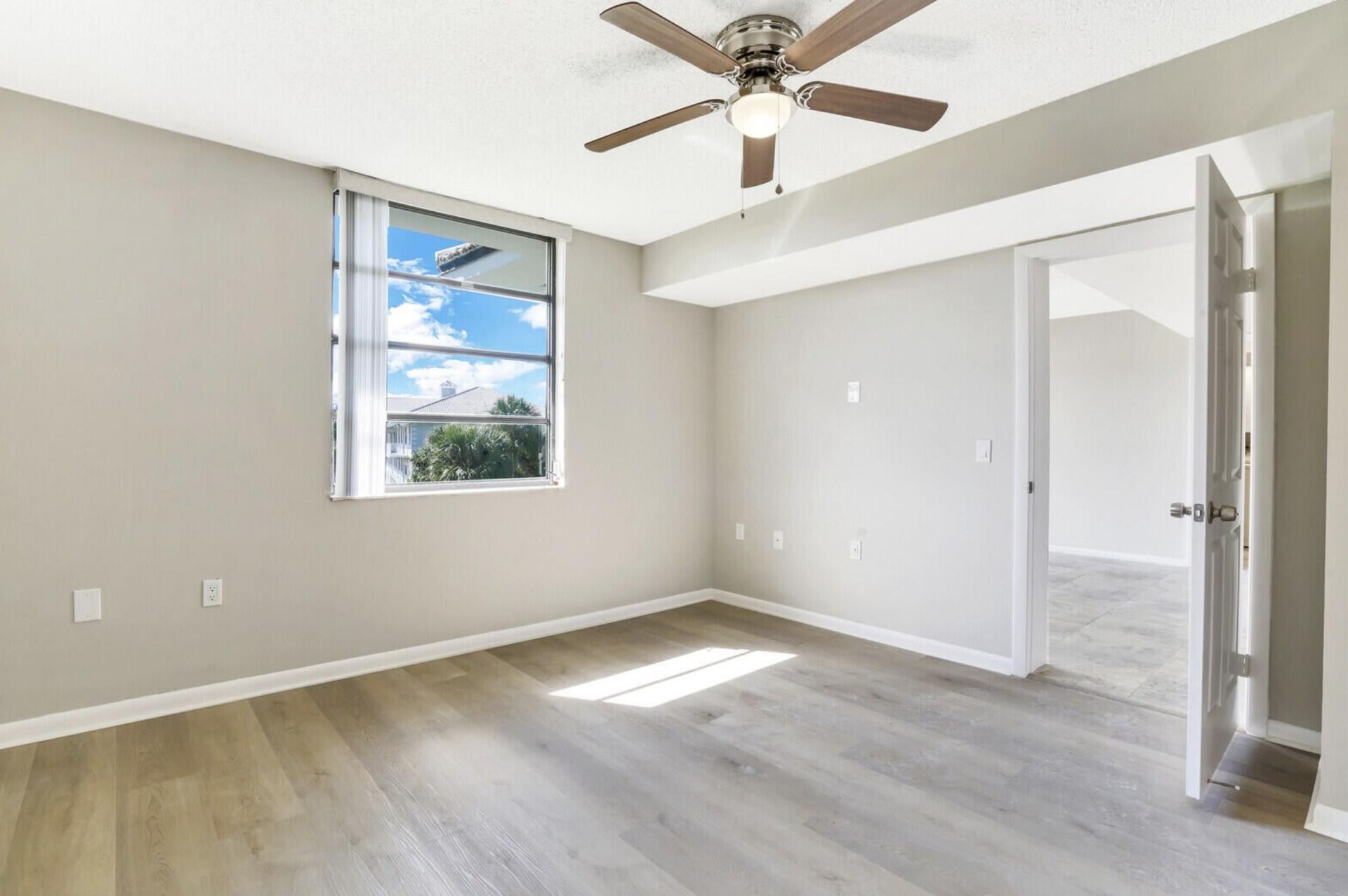 3636 Whitehall Drive, Unit 401, West Palm Beach, FL 33401 Photo