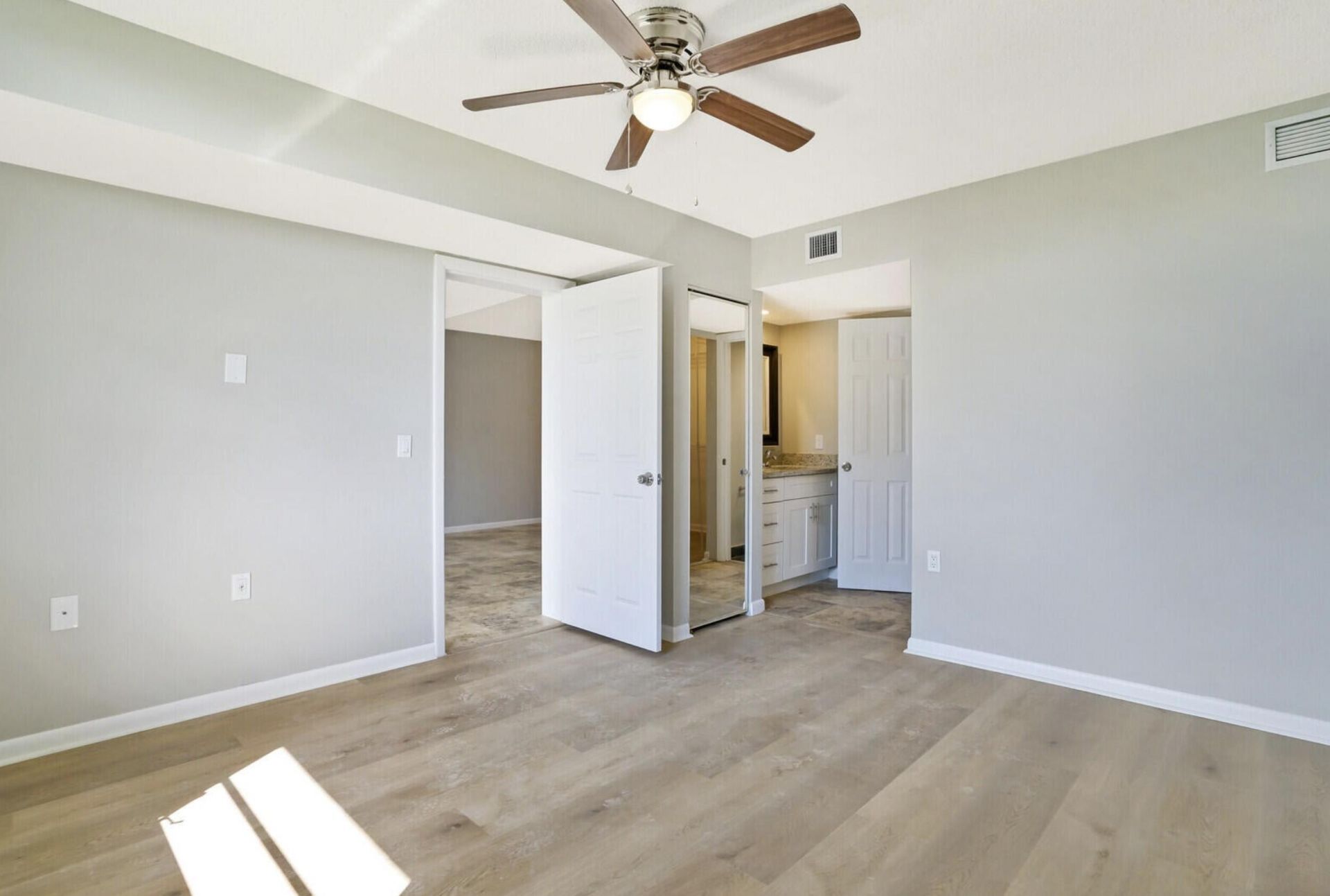 3636 Whitehall Drive, Unit 401, West Palm Beach, FL 33401 Photo