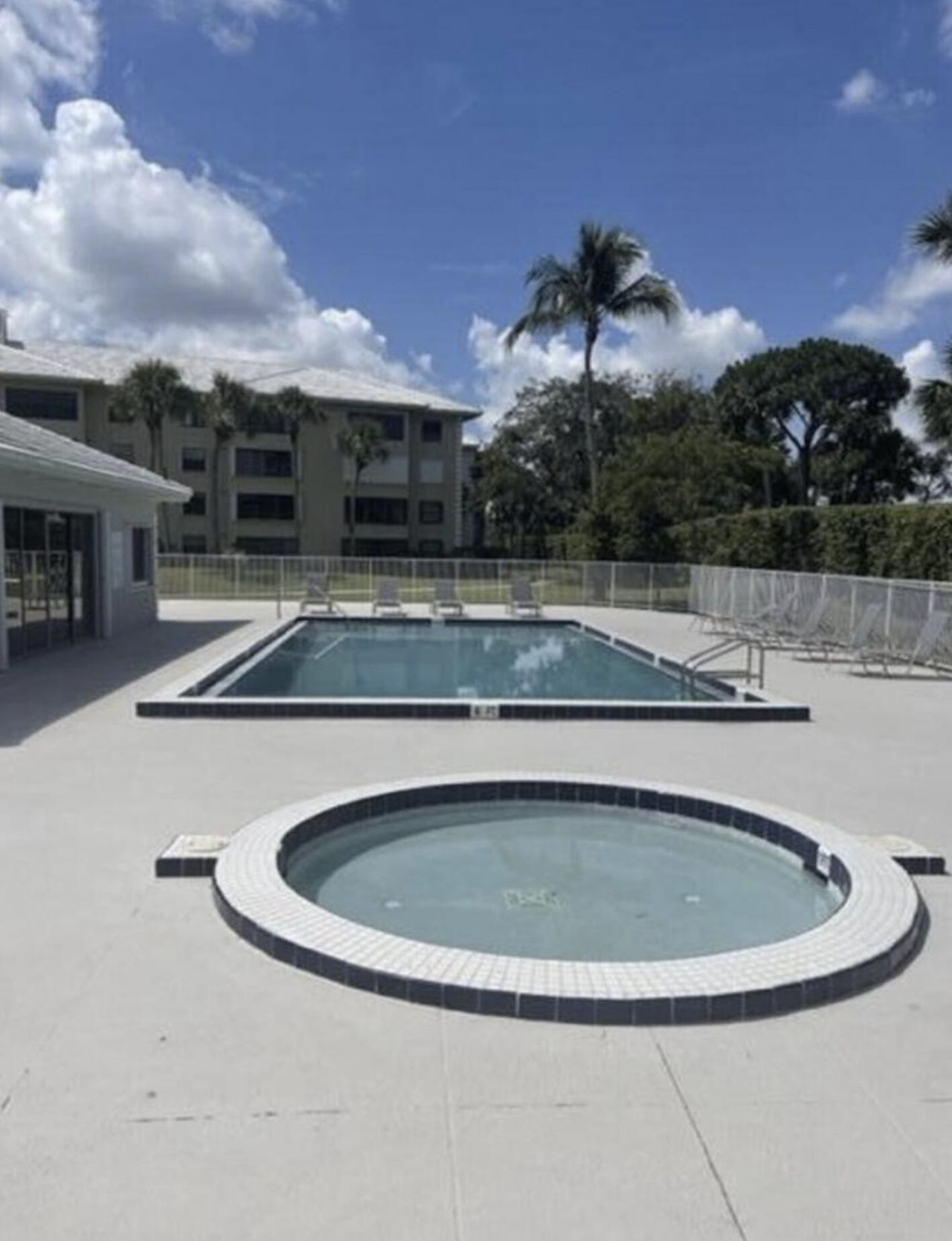 3636 Whitehall Drive, Unit 401, West Palm Beach, FL 33401 Photo