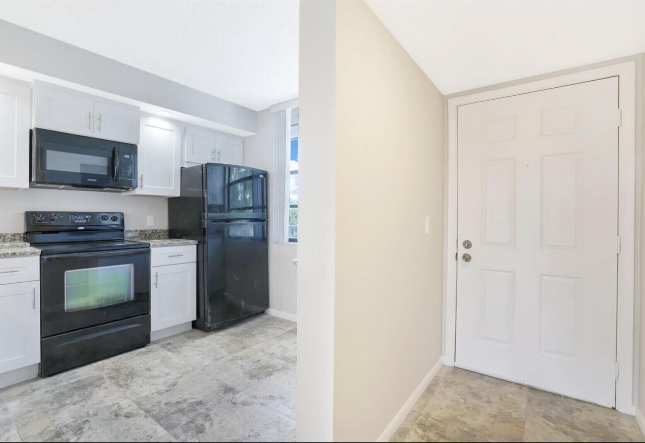 3636 Whitehall Drive, Unit 401, West Palm Beach, FL 33401 Photo