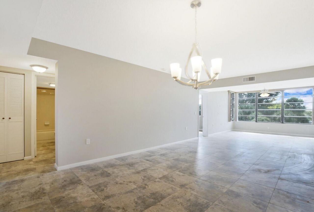 3636 Whitehall Drive, Unit 401, West Palm Beach, FL 33401 Photo