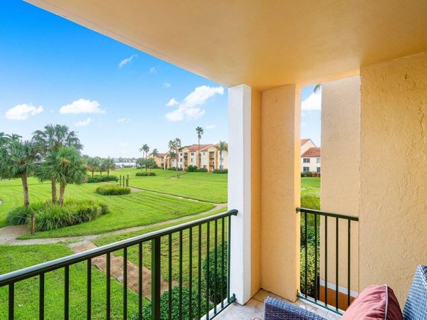 135 Yacht Club Way, Unit 204, Hypoluxo, FL 33462