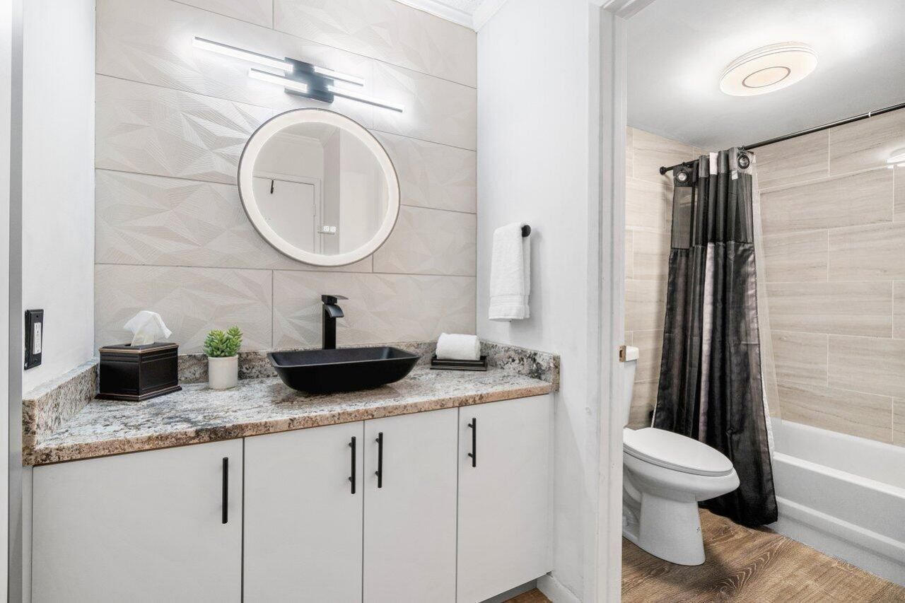 135 Yacht Club Way, Unit 204, Hypoluxo, FL 33462 Photo