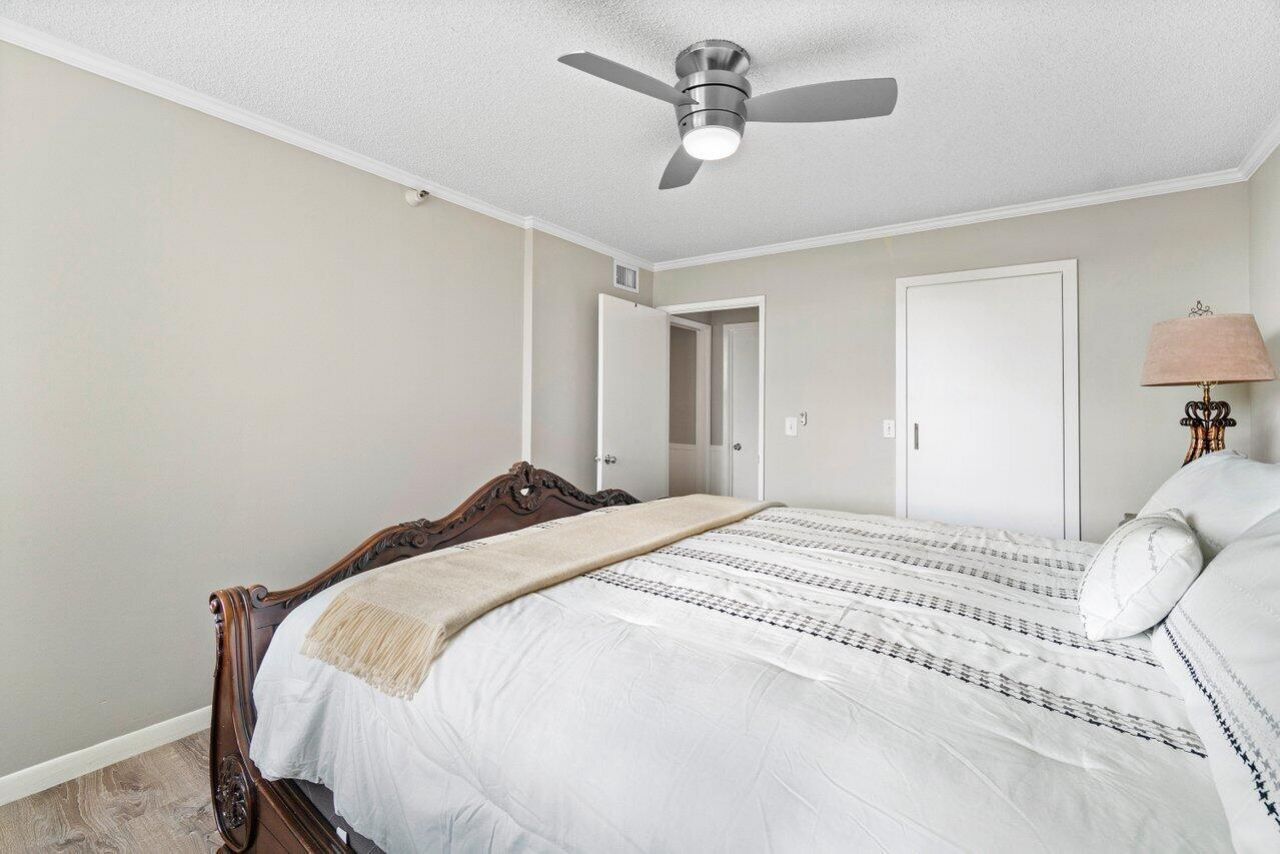 135 Yacht Club Way, Unit 204, Hypoluxo, FL 33462 Photo