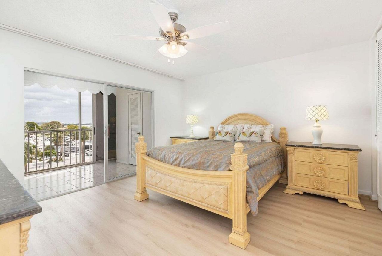 907 Marina Drive, Unit 402, North Palm Beach, FL 33408 Photo