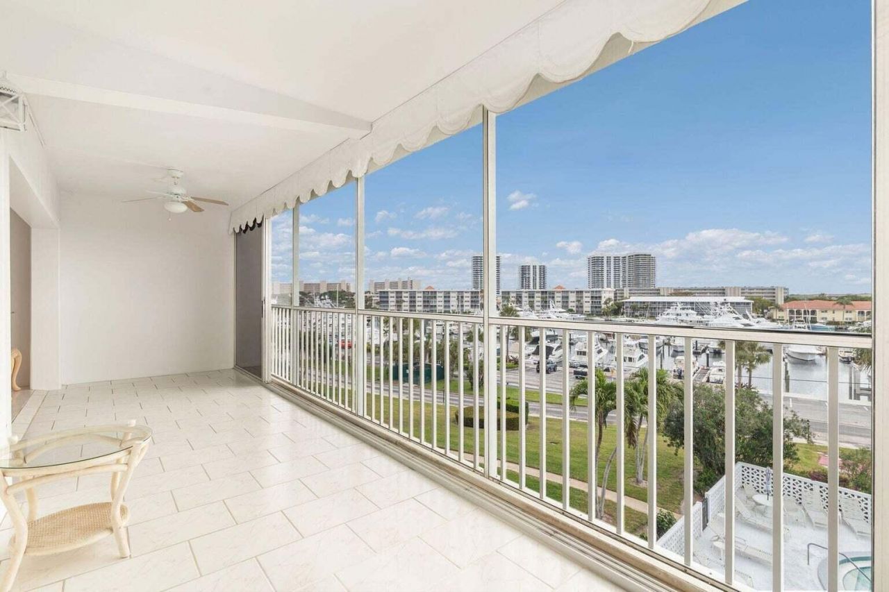 907 Marina Drive, Unit 402, North Palm Beach, FL 33408 Photo