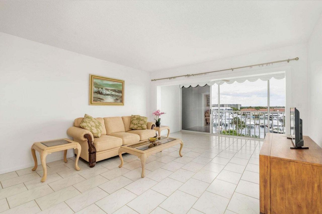 907 Marina Drive, Unit 402, North Palm Beach, FL 33408 Photo