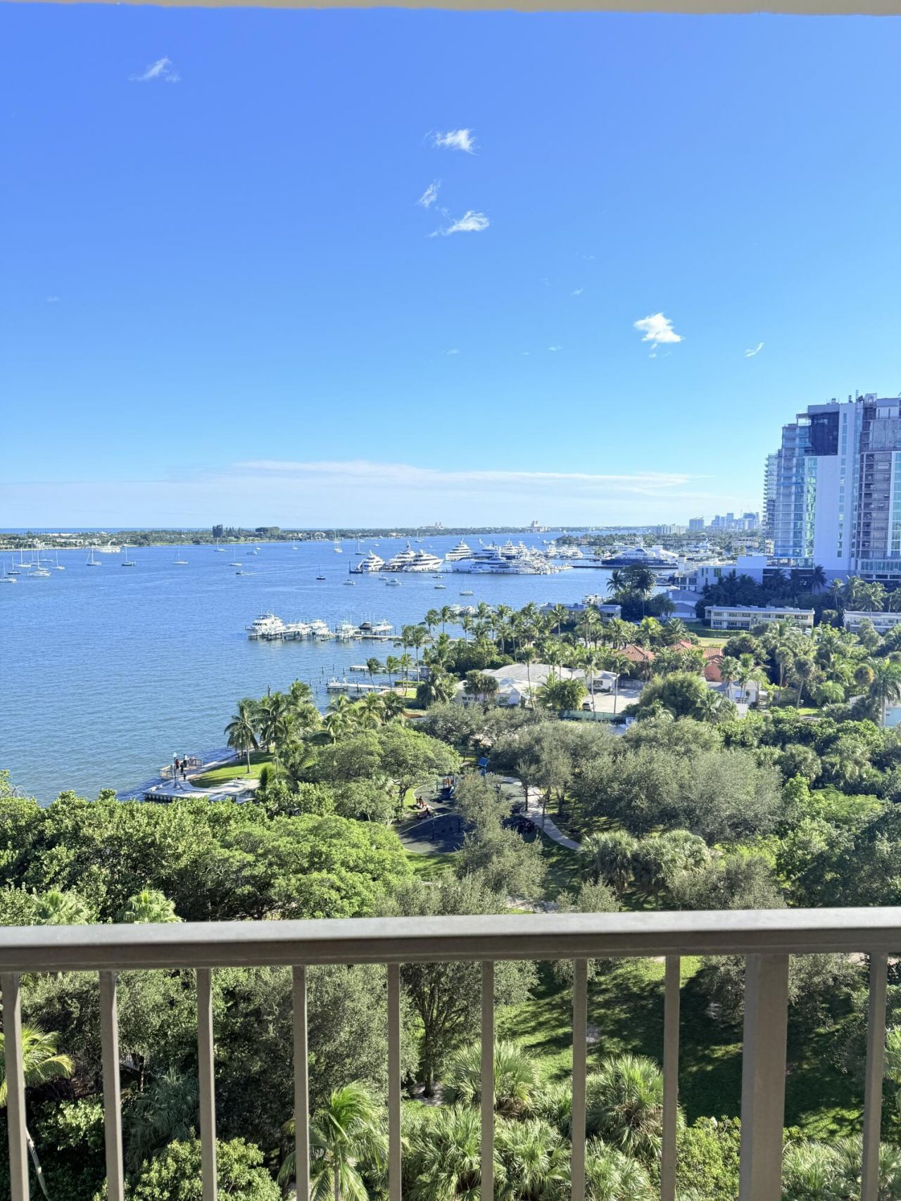 5200 N Flagler Drive, Unit 1406, West Palm Beach, FL 33407 Photo