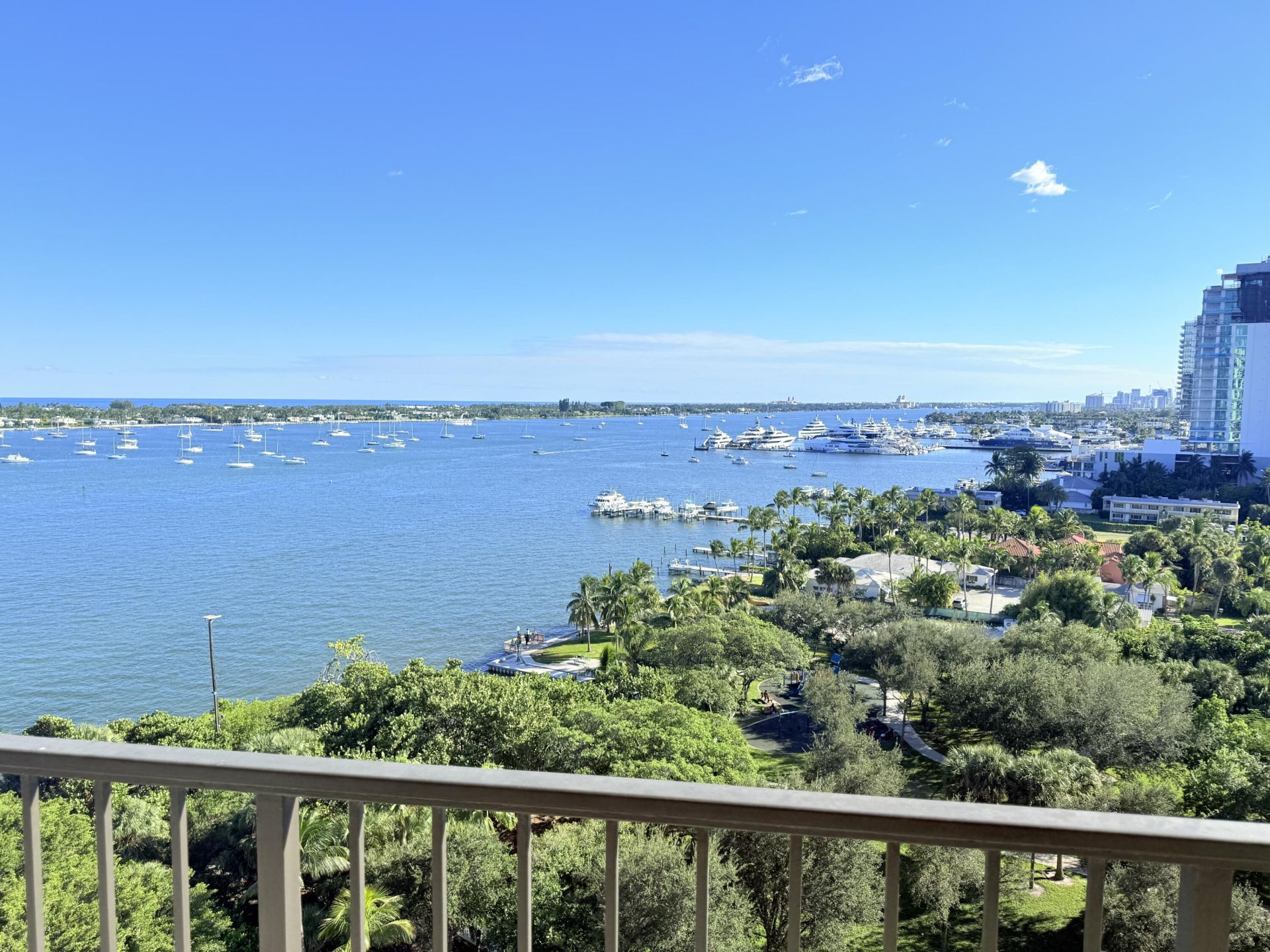 5200 N Flagler Drive, Unit 1406, West Palm Beach, FL 33407 Photo