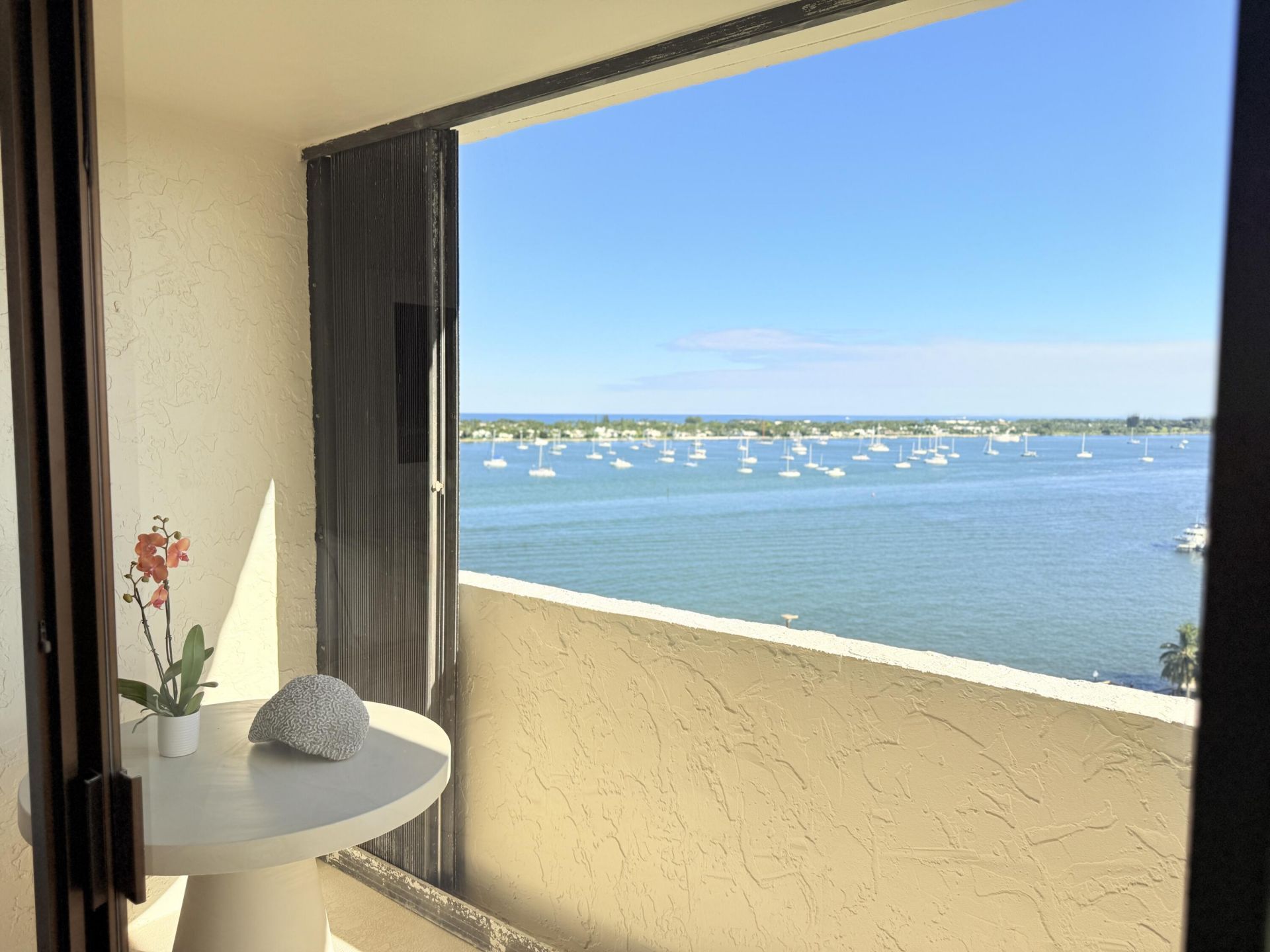 5200 N Flagler Drive, Unit 1406, West Palm Beach, FL 33407 Photo