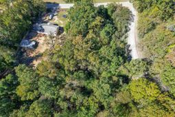 305 Woodcrest Drive photo 4