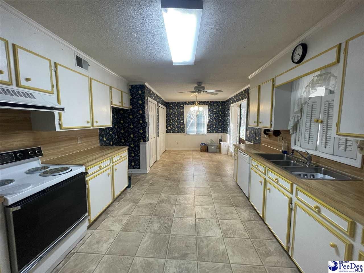 607 Ascot Drive Photo 22