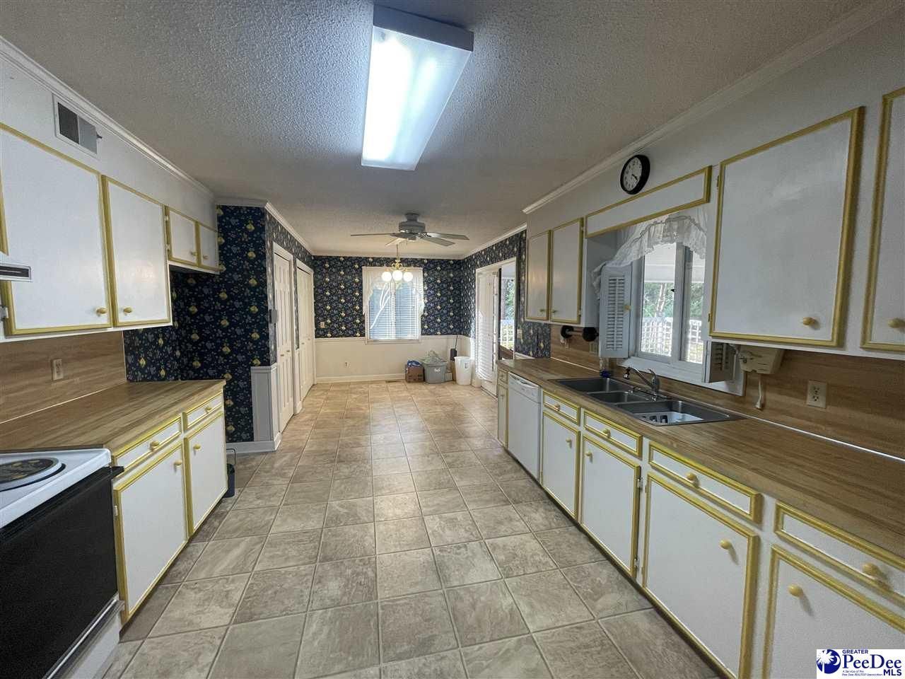 607 Ascot Drive Photo 23