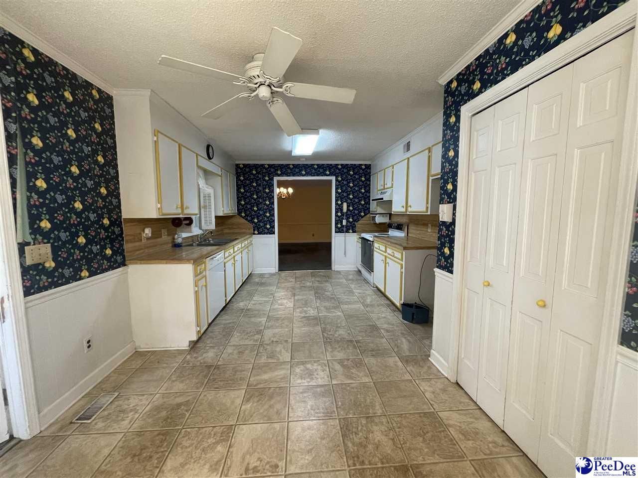 607 Ascot Drive Photo 24